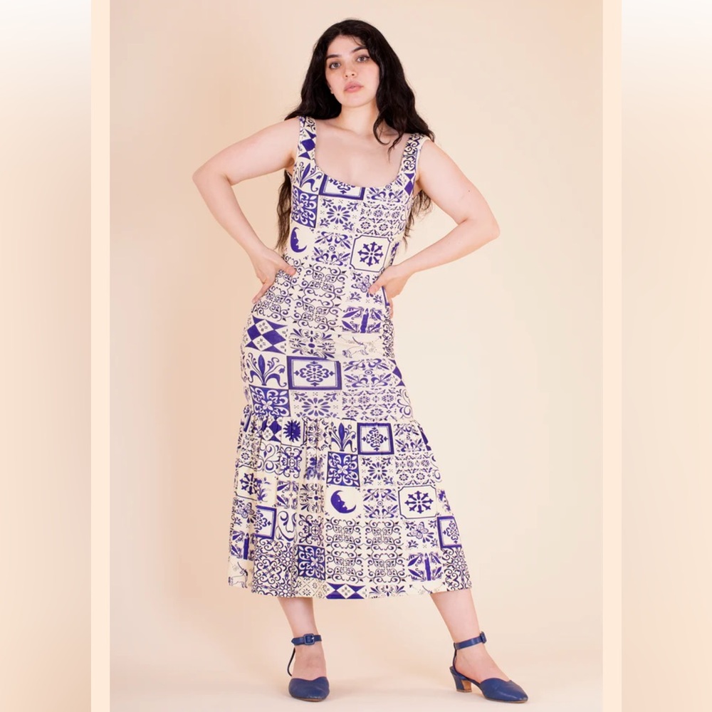 Samantha Pleet Blue and Cream Tile-Print Square-Neck Midi Dress